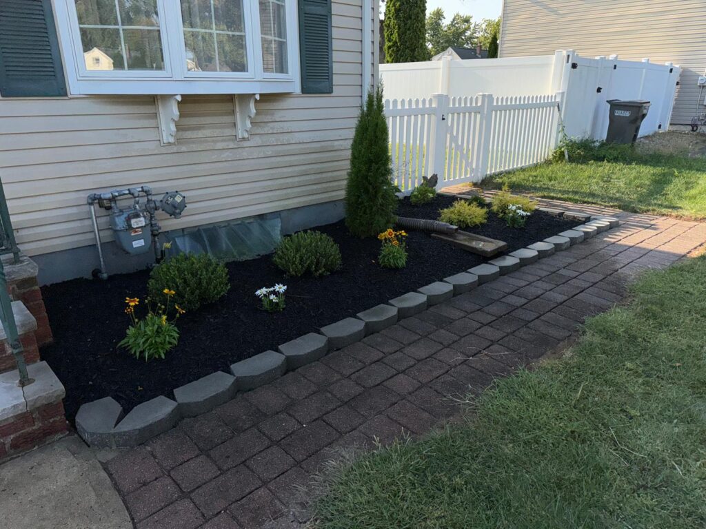Black-Mulch-Bed