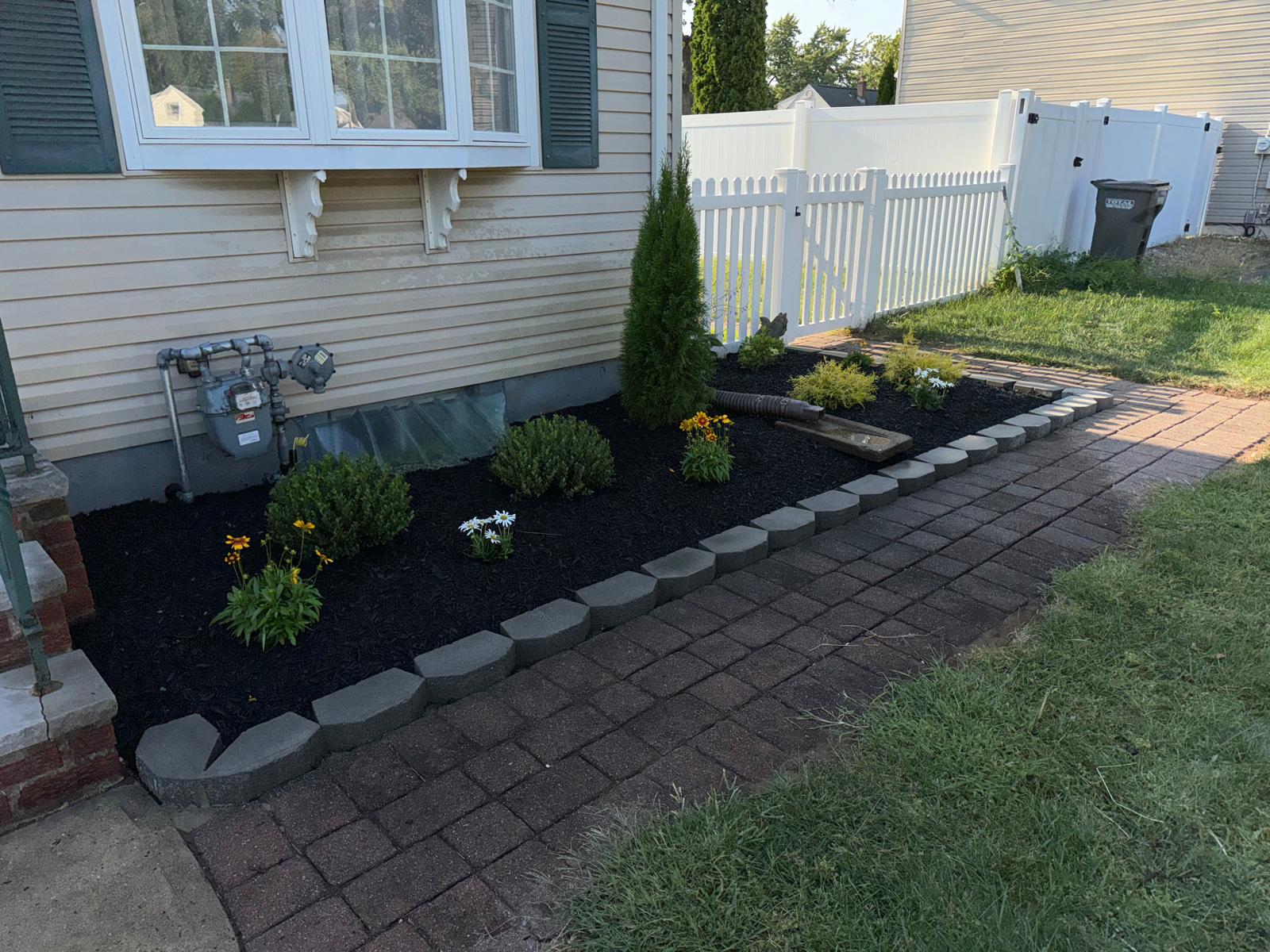 Black-Mulch-Bed