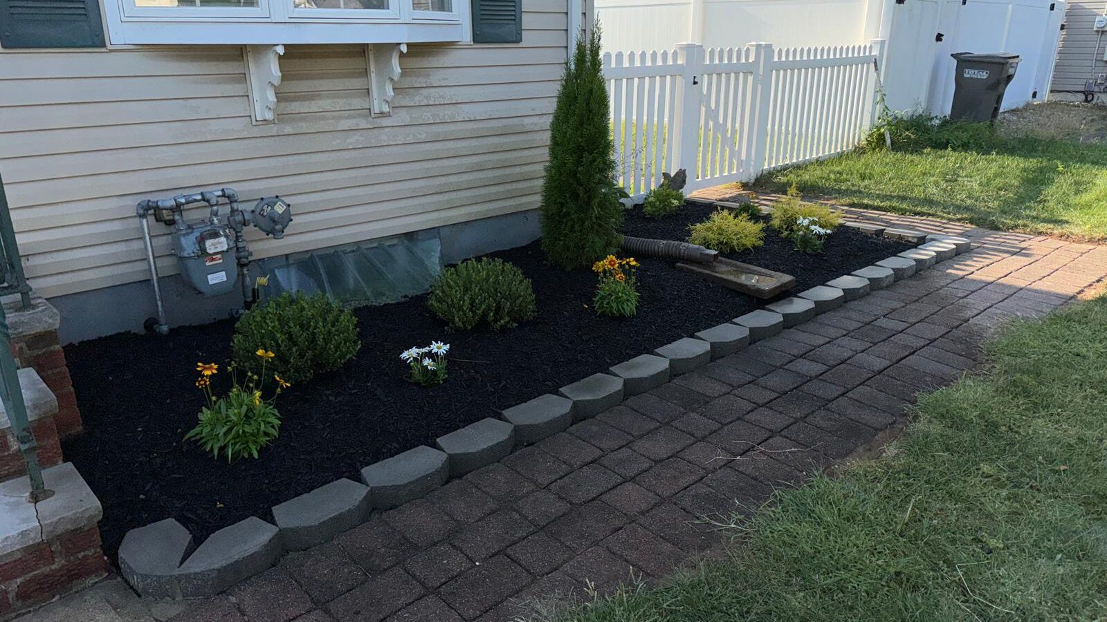 Black-Mulch-Bed