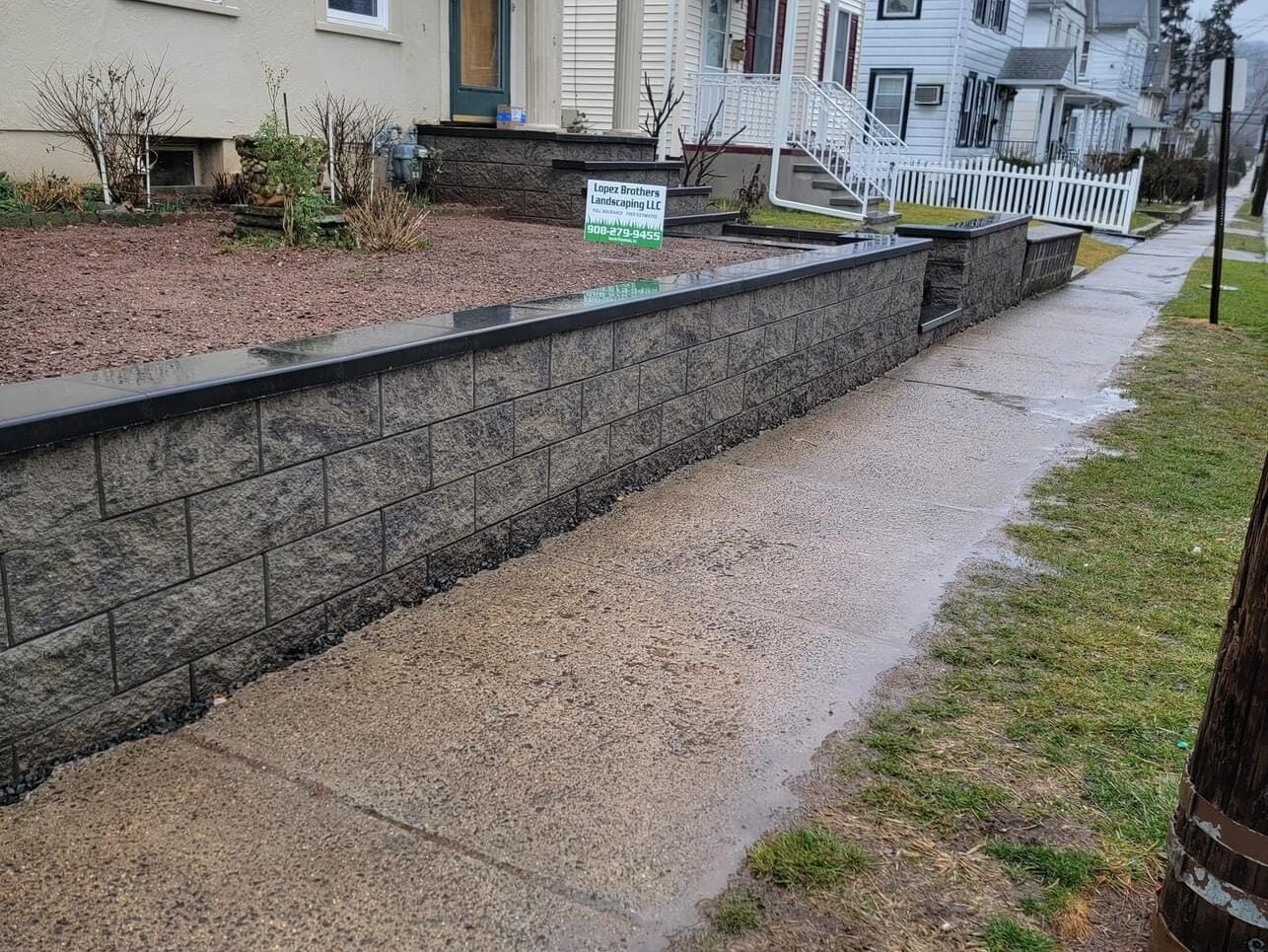Retaining-wall-right-side